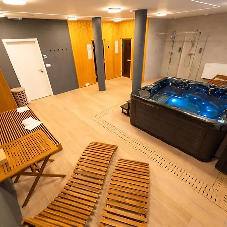 110 Apartment *